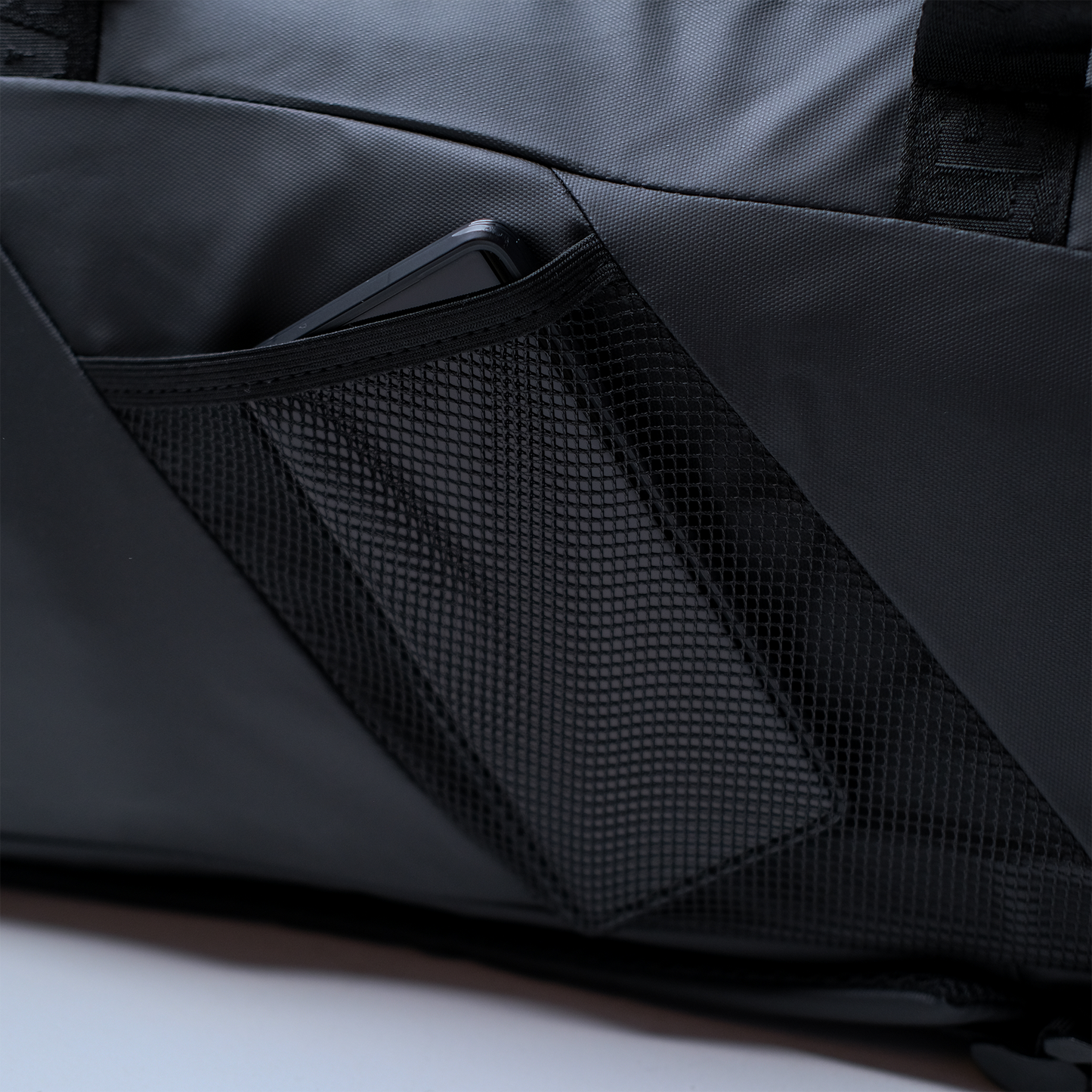 SCRAMBLE STEALTH GYM BAG