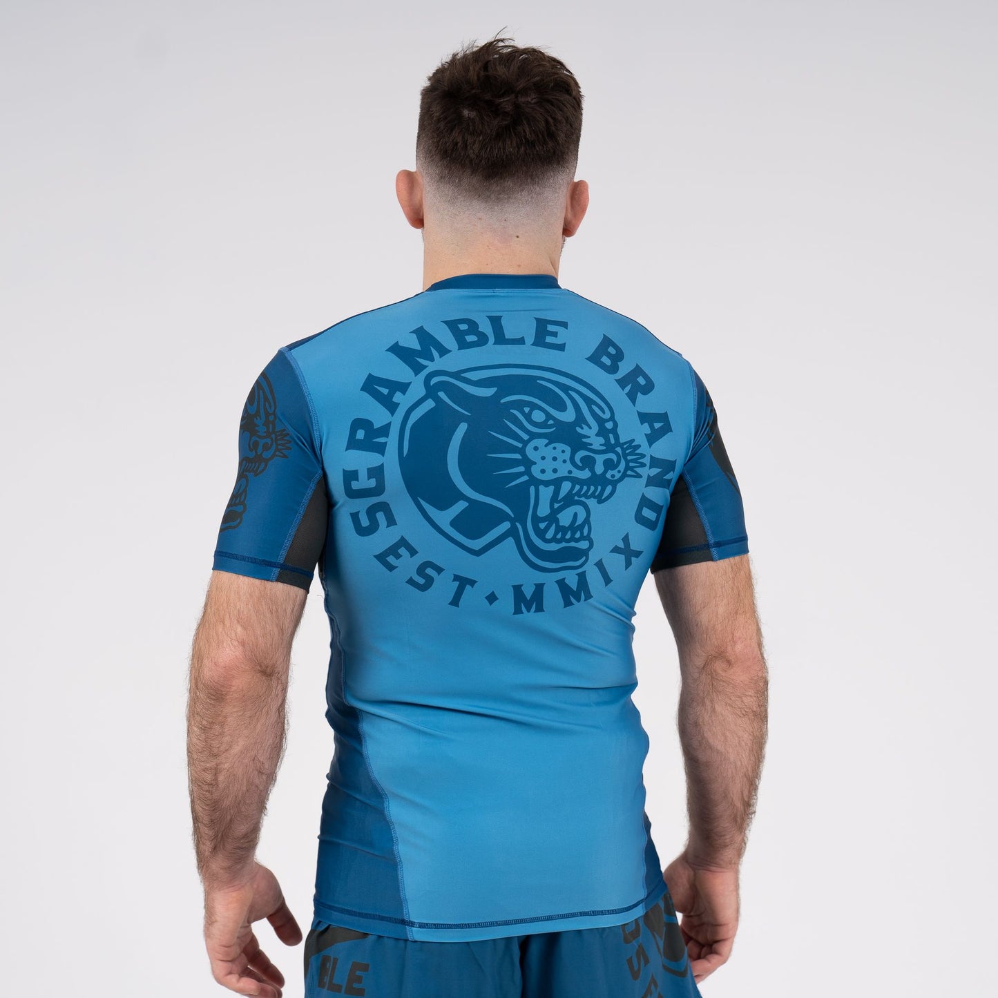 SCRAMBLE PANTHRO RASHGUARD