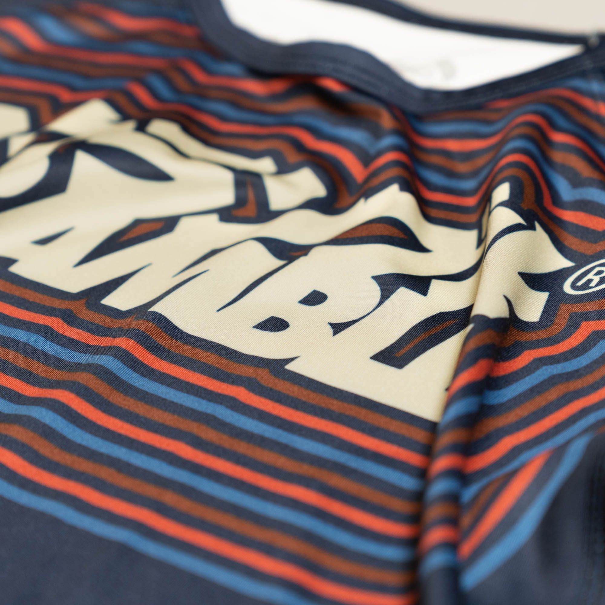 SCRAMBLE LINES RASHGUARD