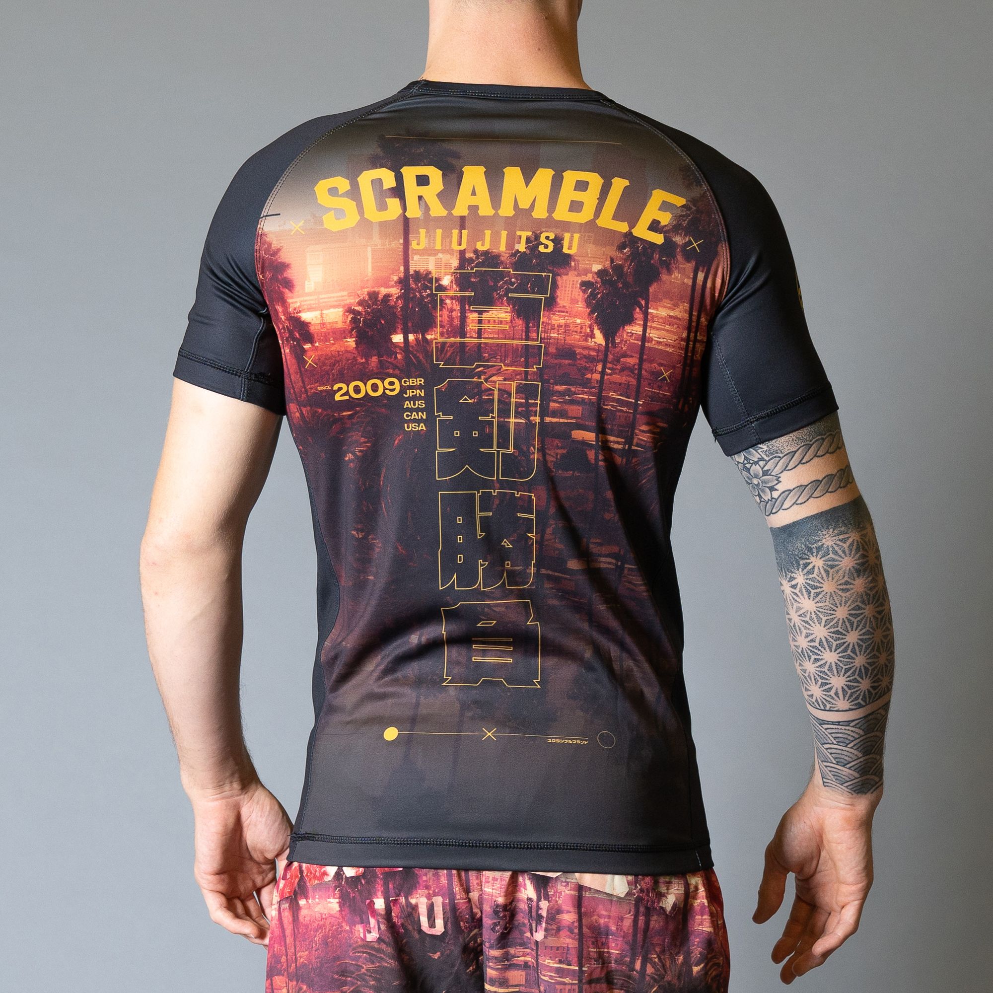 SCRAMBLE CALI RASHGUARD